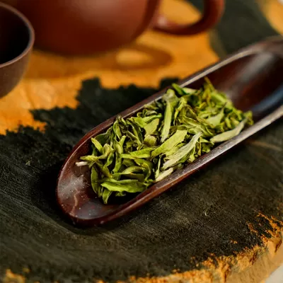 2025 Small Fish Leaf White Tea