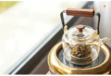 Why You Should Drink More Aged White Tea in Winter