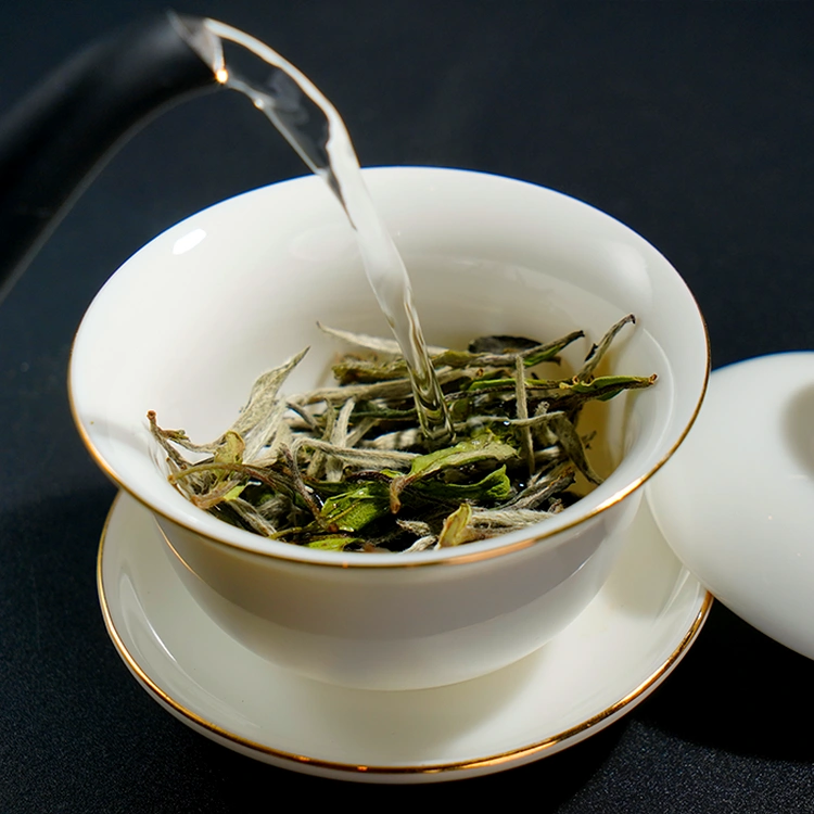 2021_Bronze_Award_Peony_White_Tea_3.webp