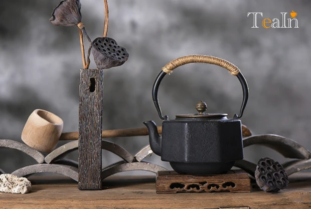 Is an Iron Kettle Suitable for Simmering Aged White Tea? Core Reasons for Not Recommending It