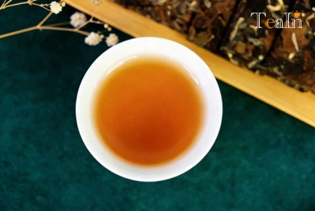 Why "Oil Mist" on Aged White Tea? Its Formation Principles & Truth